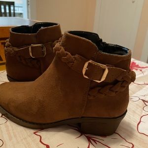 Women booties size 5.5